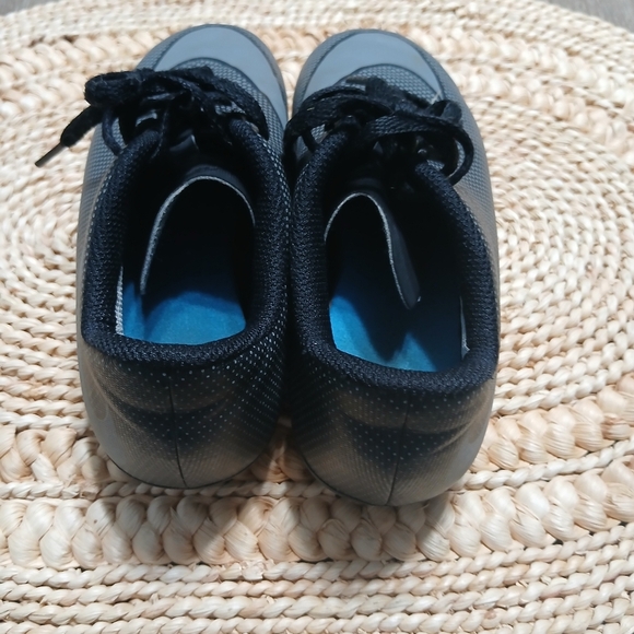 Nike Black and Gray Sports Sneakers - Picture 4 of 14